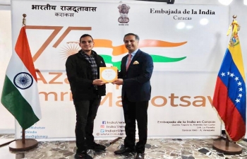Amb. Abhishek Singh met with Venezuelan Yoga Teacher Robinson Morey who spent considerable time in India to learn Yoga and is teaching Yoga in various parts of Venezuela. They discussed collaborations in promoting Yoga and Ayurveda in Venezuela.